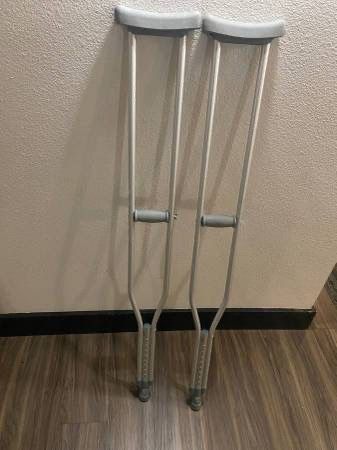 Crutches, (5’10” To 6’6” ), (5’2” to 5’10”) Crutch Height Underarm Crutches Aluminum