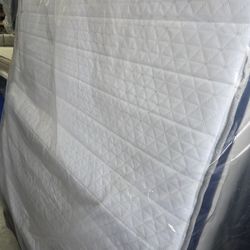 King Helix Midnight Mattress  - Like New