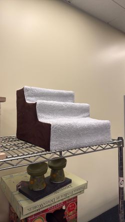 Pet Steps - 3 Tier Foam Staircase - Brown and White - New
