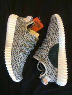 Adidas Yeezy Turtle Dove sz 8