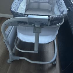 Bed Side Bassinet $25