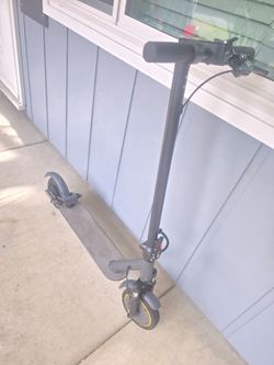 WERHY H5 Pro Electric Scooter – Excellent Condition (with Charger) – Cedar Mill / Beaverton