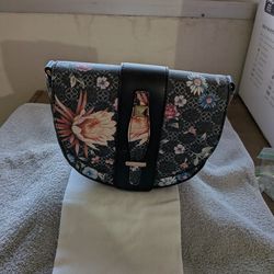 Small shoulder purse