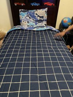 New Twin Comforter In Box 