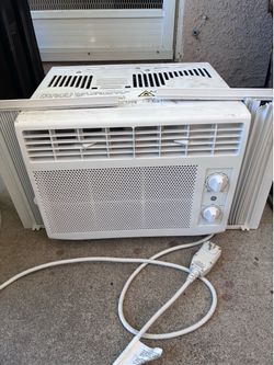 GE Window Air Conditioner AWAS05BWA1