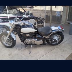 2001 Suzuki Intruder