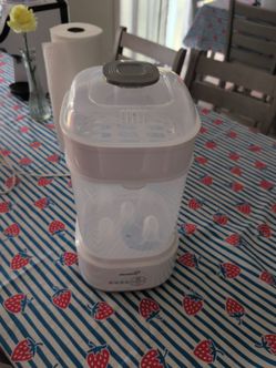 Grownsy Electric Baby Bottle Sterilizer and Dryer Device