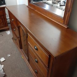 queen bedroom