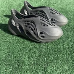 Adidas Yeezy YZY Black “ONYX” Foam Runner Men’s Size 9 Authentic