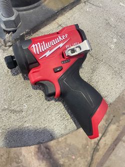 M12 Milwaukee