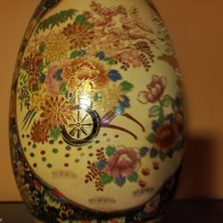 Decorative egg.