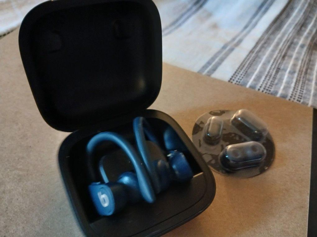 PowerBeats Pro - with Case & Cable