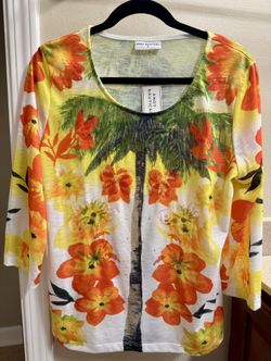 New Women’s Top Island Theme Palm Tree, Floral Sunny Orange Yellow Flowers And Tiny Sequin Highlights, Purchased On A Cruise, Perfect For An Island or