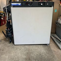 Norcold 3-Way refrigerator