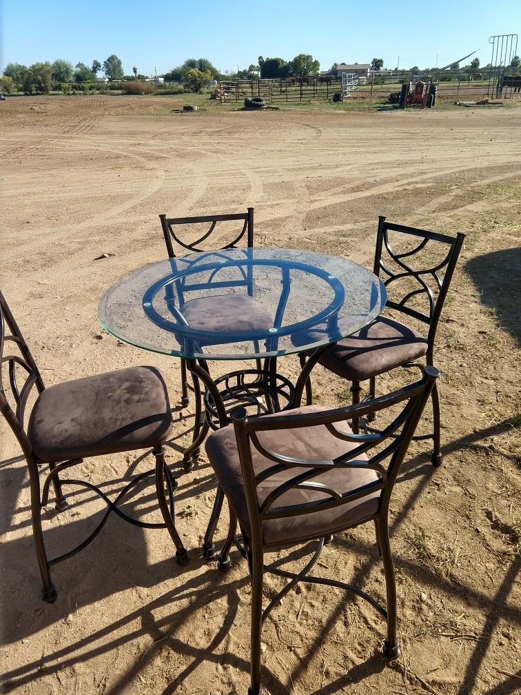 Breakfast table and chairs