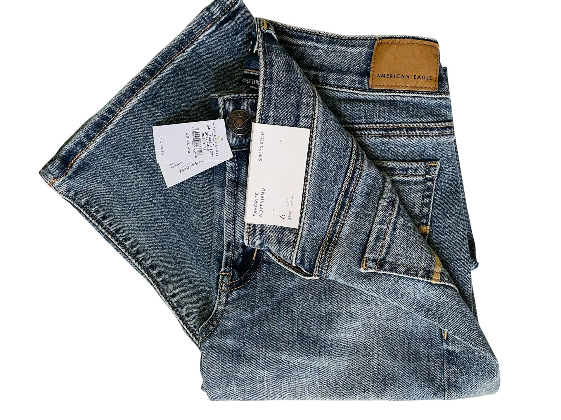 American Eagle Favorite Boyfriend Jeans Women’s Size 6 Long NEW!!
