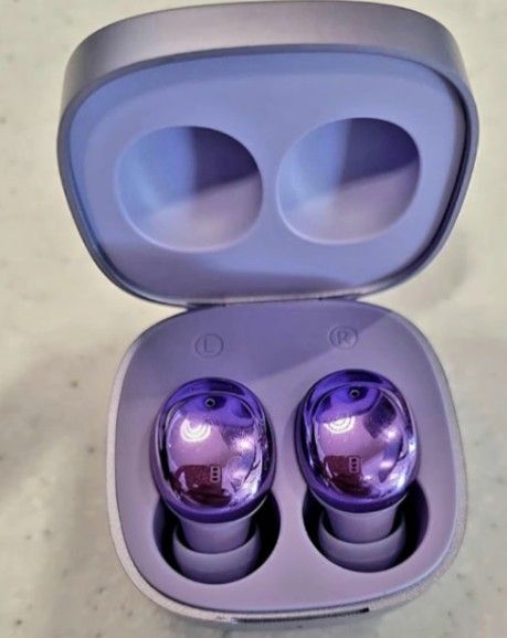 New! Wireless Earbuds Deep Bass or Samsung or iPhone