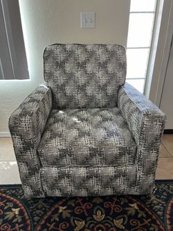 Comfy Swivel Chair - $50 OBO