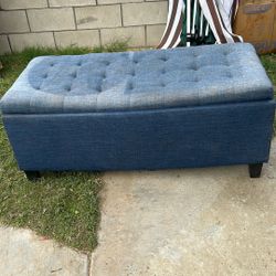 Free Ottoman Needs To Be Clean Missing Screws 