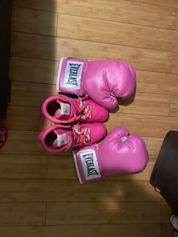 Boxing Gloves and matching throwback Reebok’s