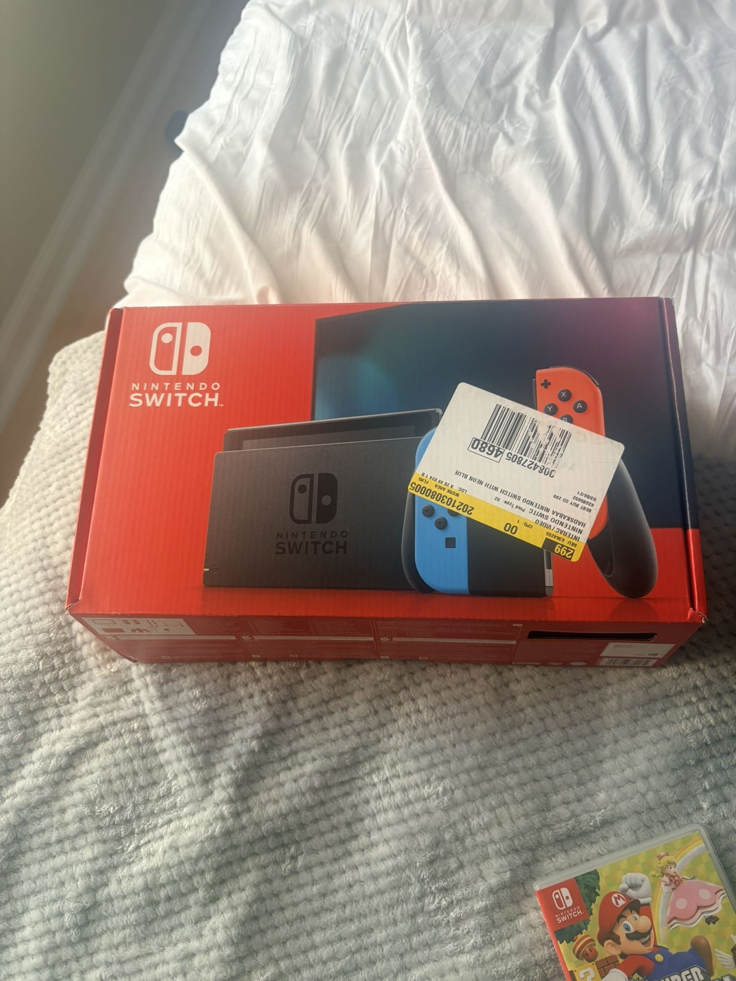 Nintendo Switch W/ Pro Controller And Game