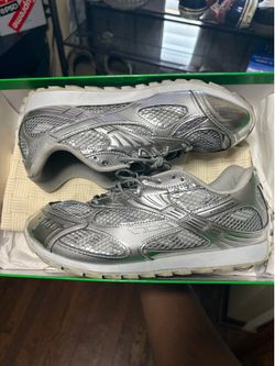 silver bottegas size 45
