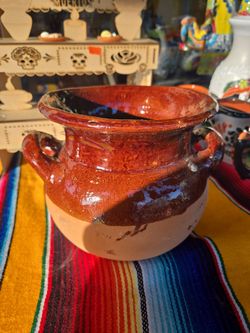 Hoya de barro ($10) tel (contact info removed)