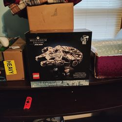LEGO Star Wars Millennium Falcon 25th Anniversary Buildable Starship Model