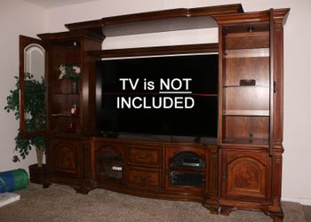Entertainment center