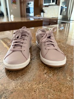 Nike women’s Court Royale