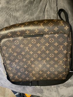 Lou Vuitton man bag