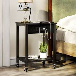Set Of 2 End Table with Charging Station & USB Ports 2 Set, Side Table with Wheels & Storage Shelf Nightstand for Living Room Bedroom