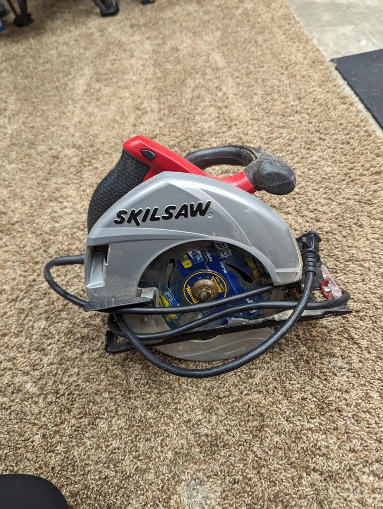 SKILSAW 5600 Circular SkilSaw 2.5 HP Max Motor 13amp