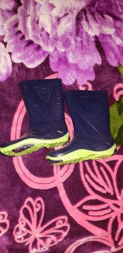 Boys Skeeper rain boots size 34