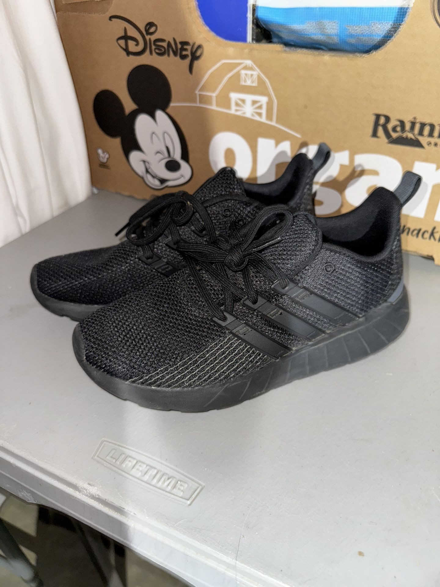 New Black Adidas Size 8 M