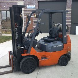Toyota 5000 LB. Capacity Cushion Propane Forklift 