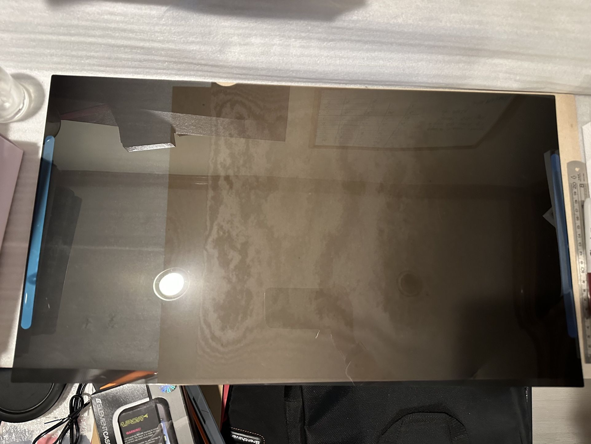 27” inch 16:9 screen for monitor in excellent condition