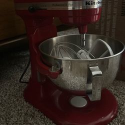 KitchenAid - 5.5 Quart Bowl-Lift Stand Mixer - Empire Red