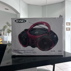 Jensen CD-490 Portable CD Player with AM/FM Radio