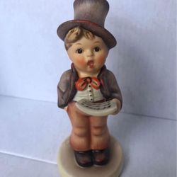 VINTAGE HUMMEL “Street Singer” PORCELAIN FIGURINE #131 - 5” - TMK-6  