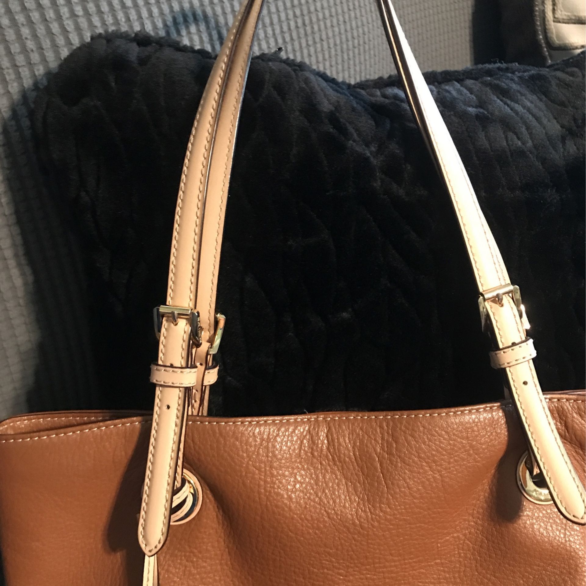Leather Michael Kors Purse Good Condition