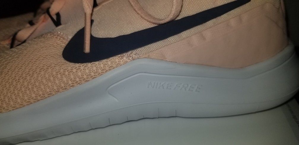 GORGEOUS  NEW  NIKE  TR8 TRAINING WOMEN\'S SHOES 