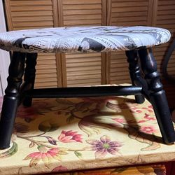 Vintage Vignettes Stool 