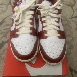 Women’s Nike Dunk Lows Size 9.5 (Men’s 8)