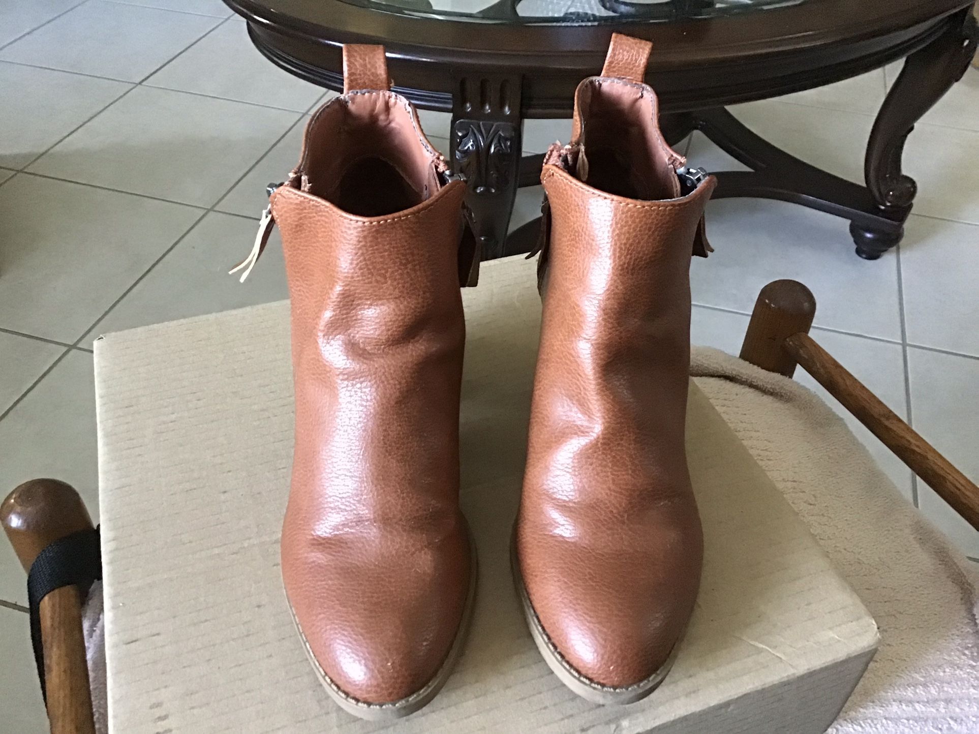 Universal Thread Boots