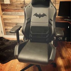 SECRETLAB-TITAN-DARK-KNIGHT-GAMING-CHAIR