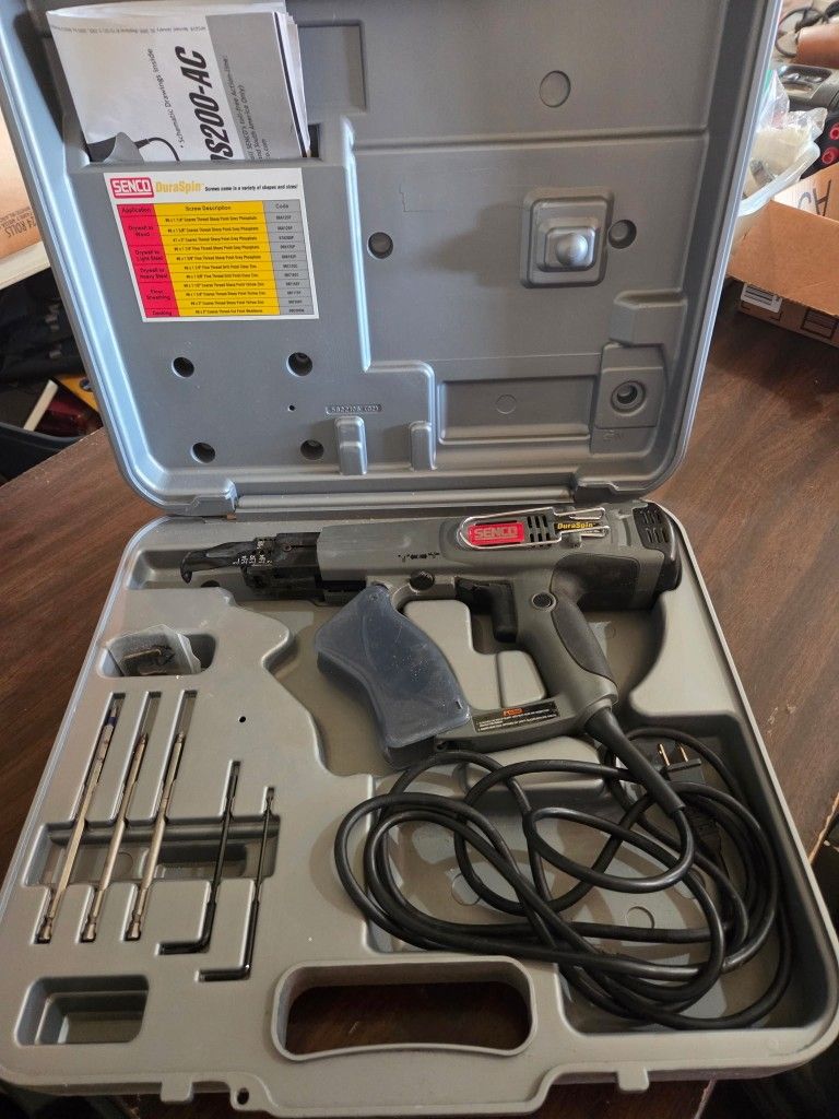 Senco Drywall screw gun kit