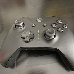Black Xbox Controller With Brand New Battery’s 