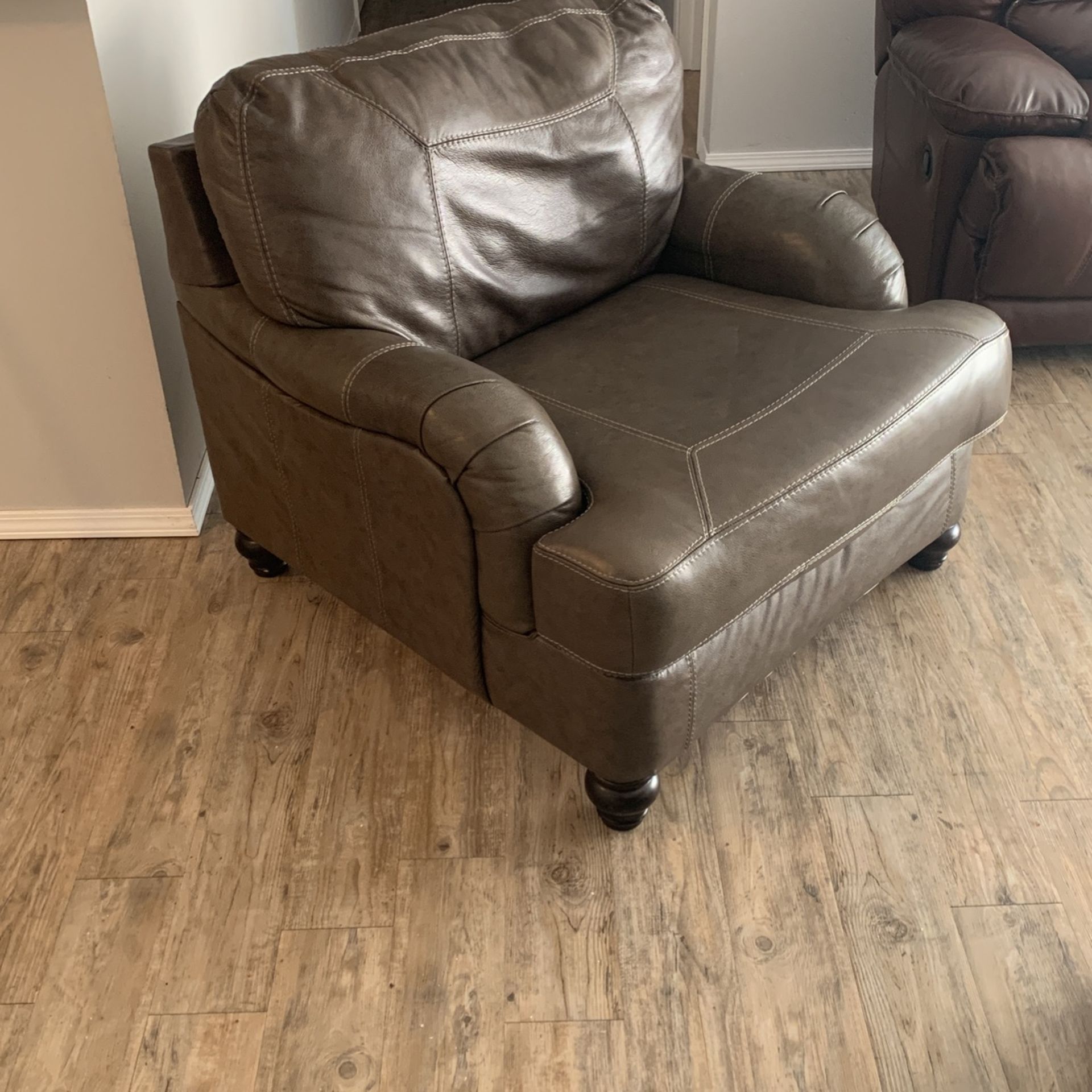 Ashley’s Furniture Kannerdy Quarry Collection. Authentic Leather W/ Foam Spring Cushion