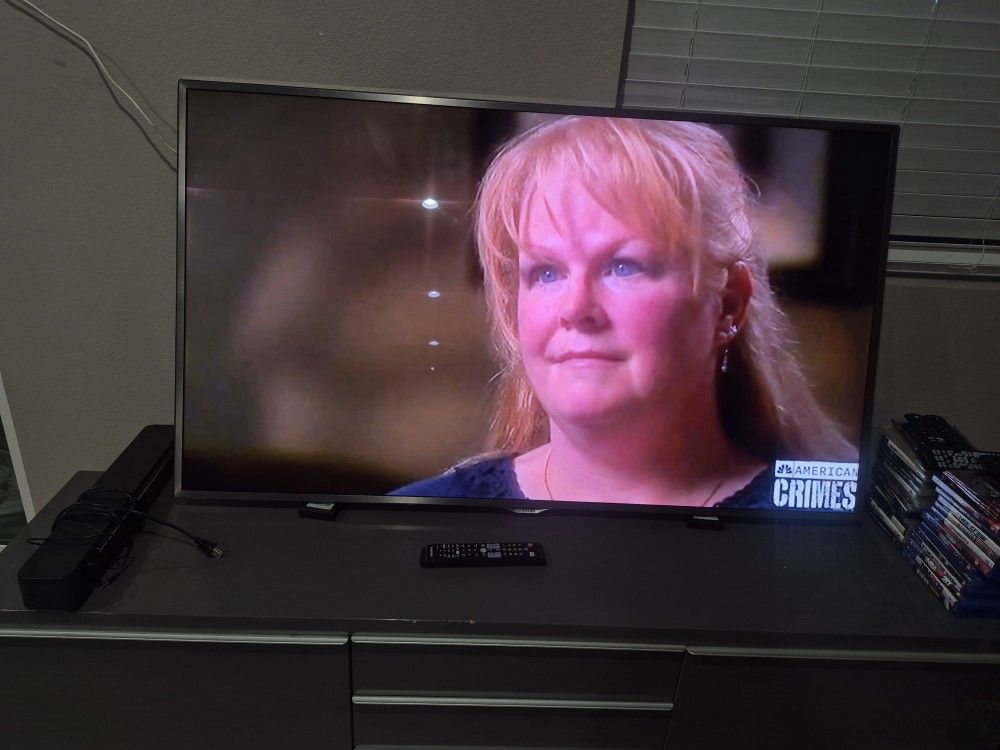 60" Inch Samsung Tv With Remote Control, It Is an Old Smart TV, Good For Games, or Antenna Tv